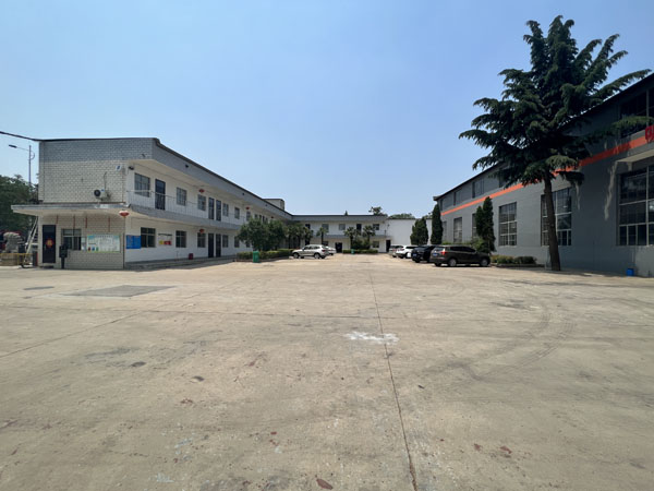 扎兰屯市办公楼外面展示